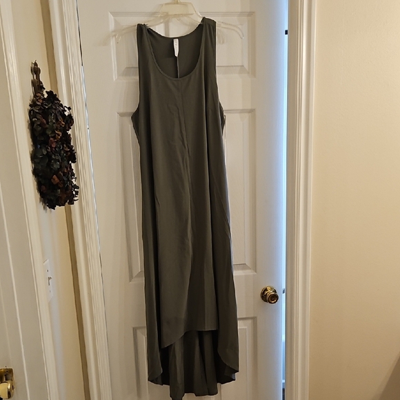 STYLUS Dresses & Skirts - STYLUS High Low Sleeveless Dress in Gray